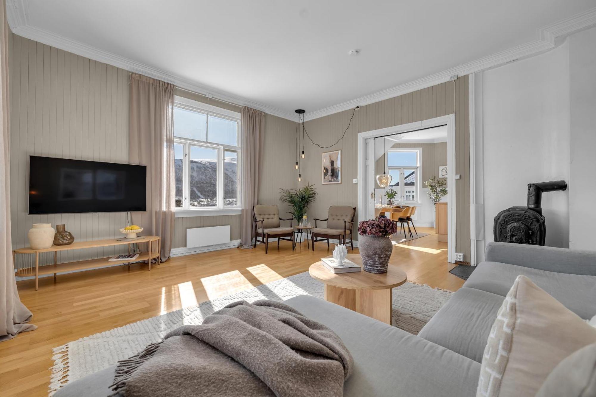 Lovely City Center Apartment With Amazing Views And Free Parking! Tromsø Eksteriør bilde