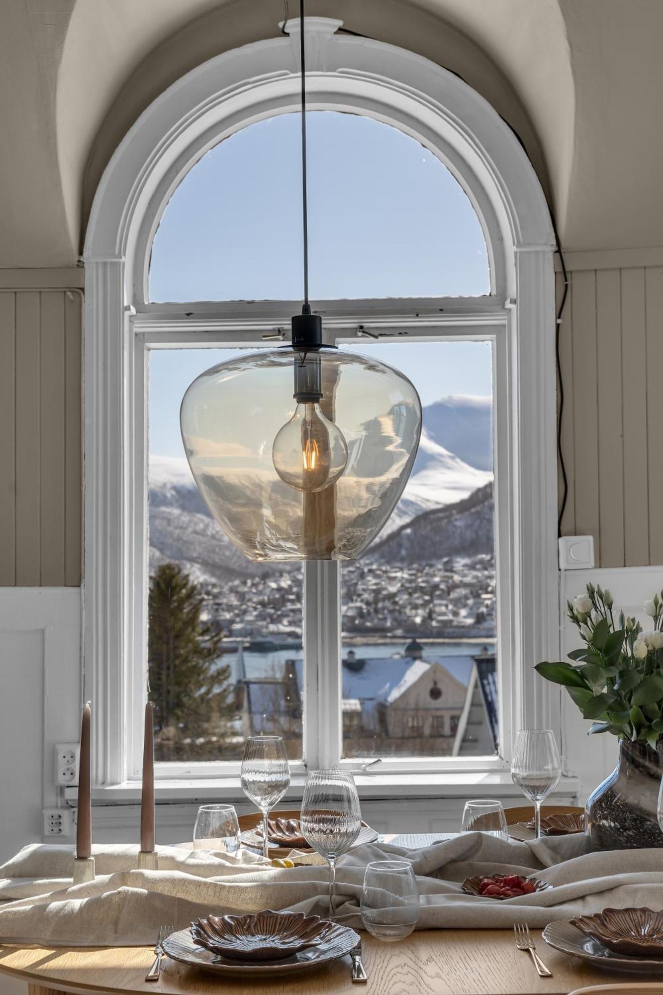 Lovely City Center Apartment With Amazing Views And Free Parking! Tromsø Eksteriør bilde